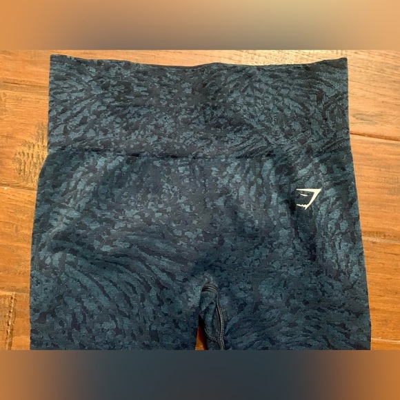 Gymshark Women’s Navy Patterned Leggings - S - Picture 3 of 5